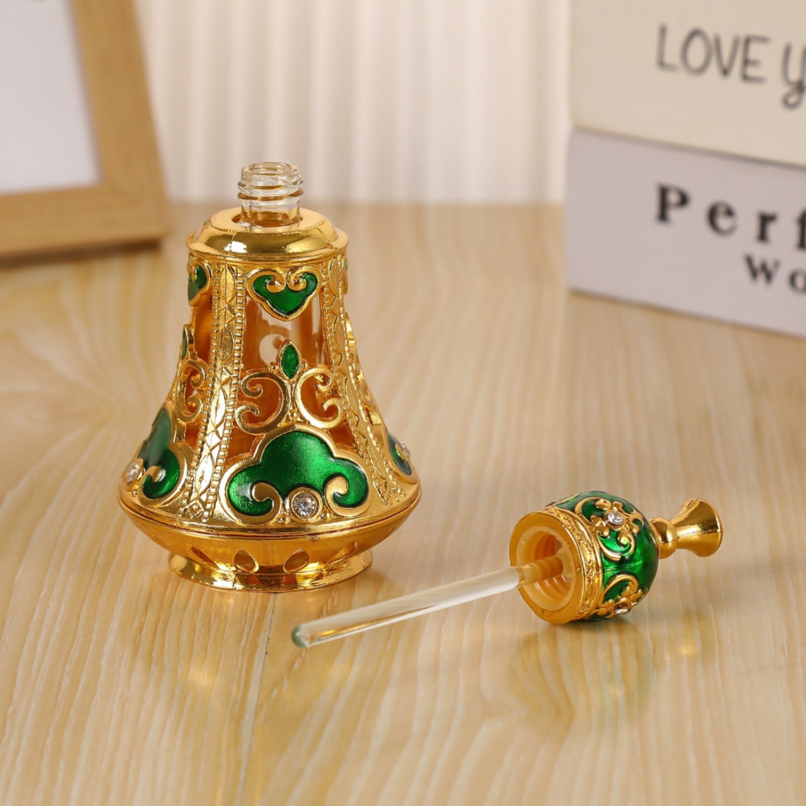 Ornate Perfume Bottle Faceted  - Home Decor Design 评论和价格